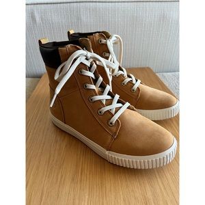 Timberland Woman’s Skyla Bay 6-inch Boots SIZE 7.5